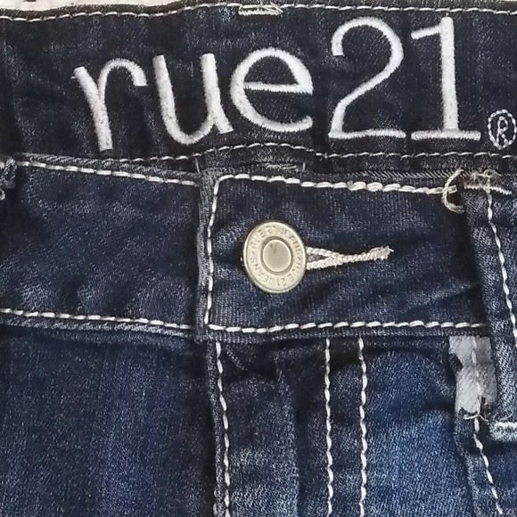 RUE 21 Distressed Denis Daisy Print Stretch Shorts - Picture 4 of 7